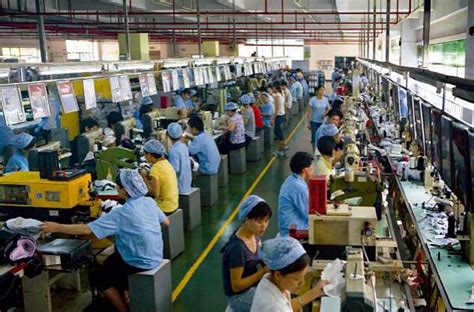 据说知名鞋厂工人的工资降到一两千 发生了什么？_行情资讯_中国服装网