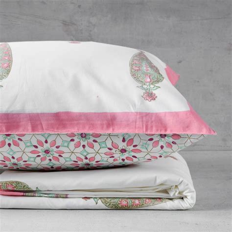 Buy Aiza Floral Pattern Hand Block Print Bed Sheet - Home Artisan