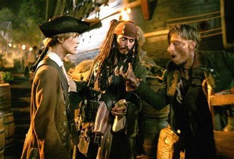 资料图片：《加勒比海盗2：亡灵宝藏》剧照(31)_影音娱乐_新浪网