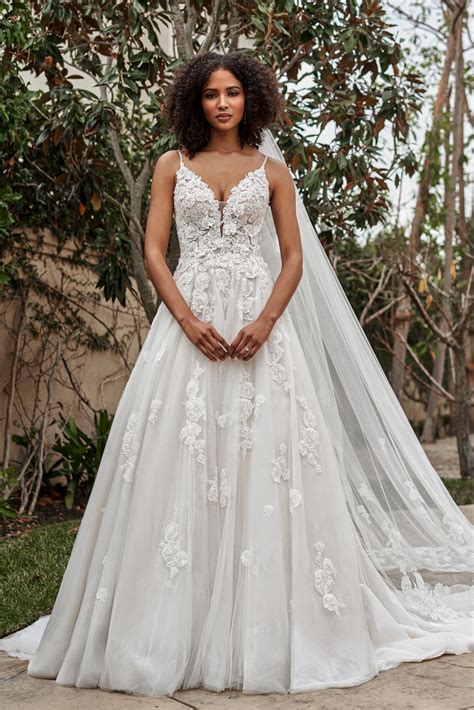 Flower lace wedding dress 60 photos - Astyledwedding.com