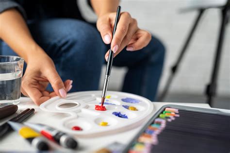 The Difference between Watercolour and Postercolour – MENORAH Creatif