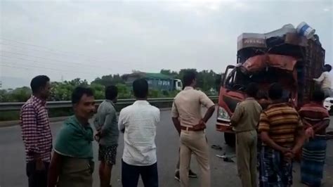 2 Dead, 2 Critical as Truck Hits Hyva on NH 16 in Balasore - Odisha TV