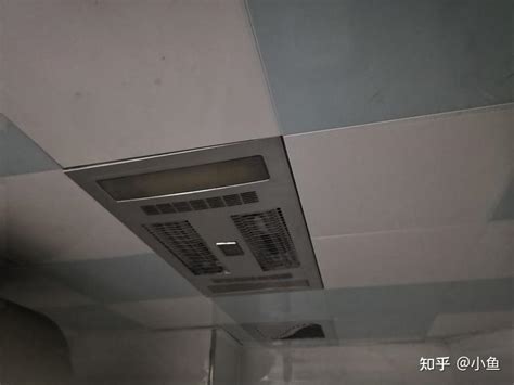 家里卫生间灯坏了应该怎样维修，新手电工用透明胶布接线！ - YouTube