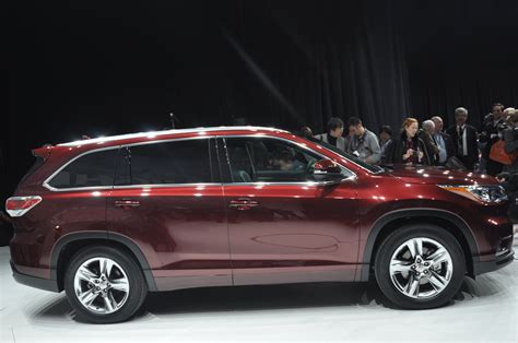 New York Auto Show 2013: Toyota Unveils The 2014 Highlander SUV [PHOTOS] | IBTimes
