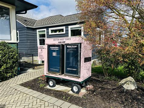 The Cake Coop is a novel, ATM-like kiosk that yields good cake - Review ...
