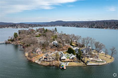 Lake Mohawk, NJ City Guide | About Living in Lake Mohawk - Homes.com