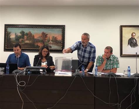 Votación secreta para elegir al Juez de Paz de Ribadesella | Cope ...