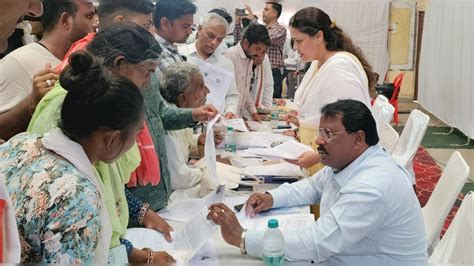 राजगढ़ में लगा MP का पहला रेलवे रियायत प्रमाण पत्र कैंप, दिव्यांगजन सेल ...