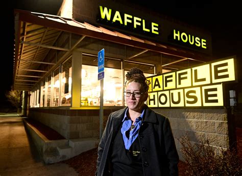 Broncos' Justin Simmons gave this Denver woman Christmas miracle