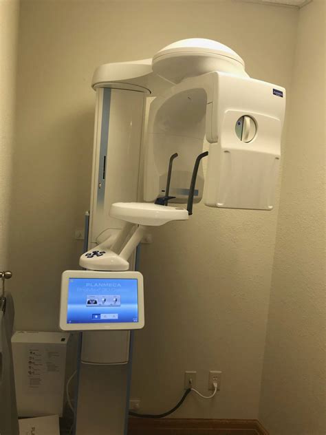 Operating a Digital Planmeca X-ray Machine 的图像结果