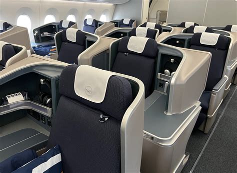 Lufthansa Airbus A350 Business Class 的图像结果