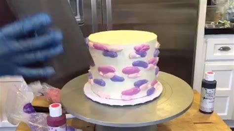 Iridescent Buttercream Tutorial 的图像结果