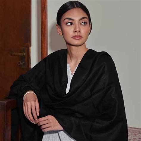 Pure Pashmina Shawls & Stoles Online | Treasures of Kashmir