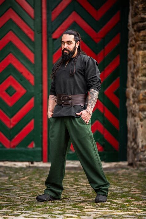 Mittelalter, Wikinger & LARP Gewandung im Online-Shop kaufen | LEONAR