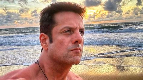 Fardeen Khan, 49, Flaunts His Chiselled Physique & Gives A Glimpse Of ...