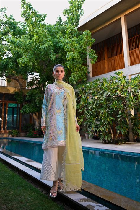 Nainpreet : Your Home for Top Designers – Nainpreet - The Collective