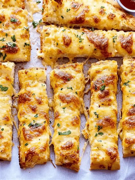 Irresistible Copycat Domino's Stuffed Cheesy Bread Recipe