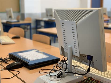 Computer Classroom 的图像结果