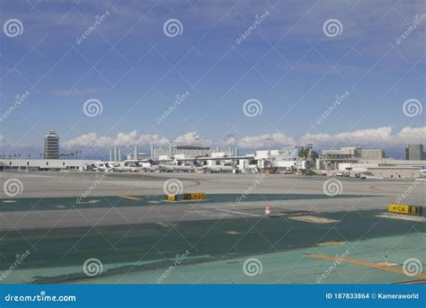 United Airlines Airplanes at Terminal 8 at LAX Editorial Stock Image ...