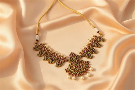 Ananta Temple Set – Bineetasjewelbox