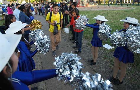 HISD board approves final version of 2025-26 academic calendar