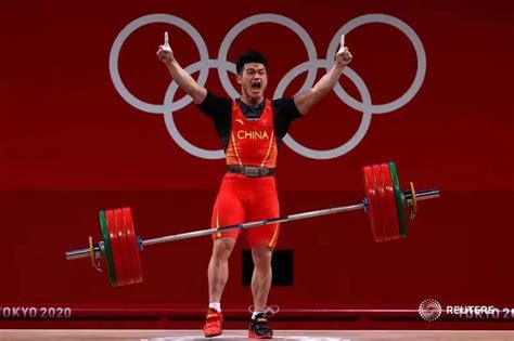 东京奥运会中国体育代表团领奖服发布_凤凰网体育_凤凰网