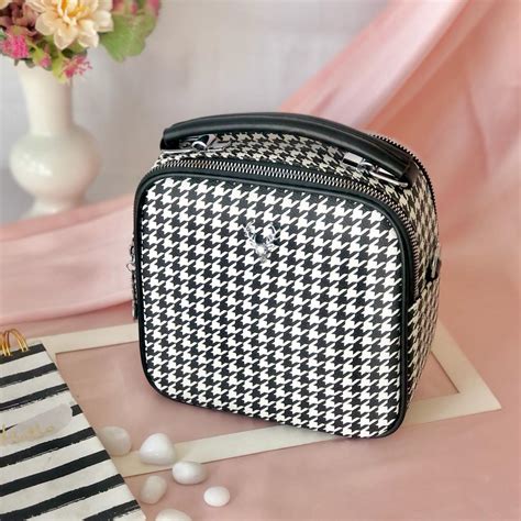 VECTOR SLING BAG – Treaso closet