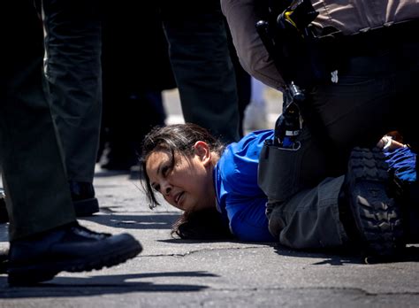 Trump deploys 2,000 national guards in Los Angeles; White House sets ...