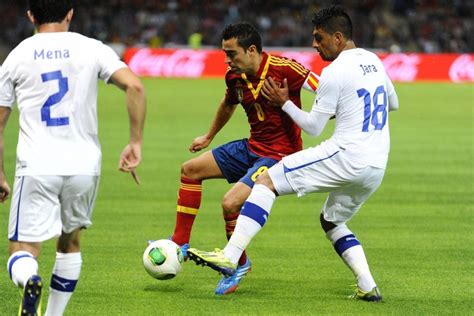 图文-[小组赛]西班牙VS智利 比利亚与对手交换球衣_图片新闻_2010南非世界杯_竞技风暴_新浪网