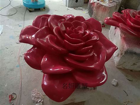 红的胜火，粉的似霞玻璃钢大型玫瑰花雕塑发展景区资源|手工艺|其他手工|添翼雕塑艺术 - 原创作品 - 站酷 (ZCOOL)