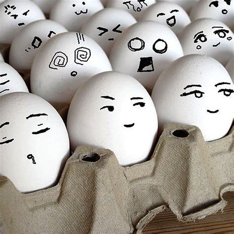 组图：鸡蛋上画出的创意生活