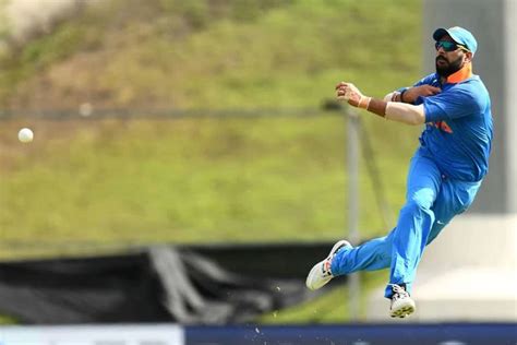 Top 12 Best Fielders of All Time | Masters of the Cricket Field