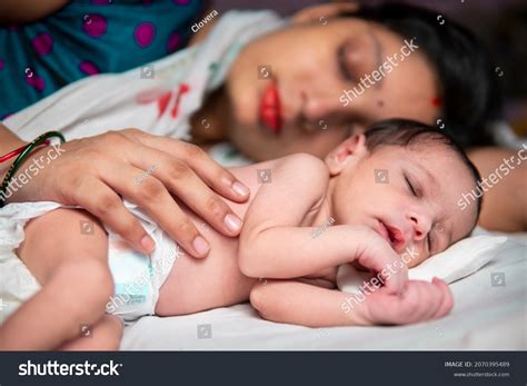 Alien Baby in India 的图像结果