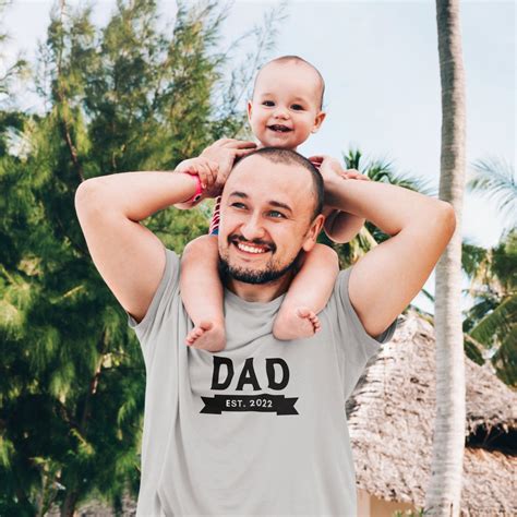 T-Shirt for Men | Dad EST 2022| Funny Shirt Men - Gift for Dad- Fathers ...