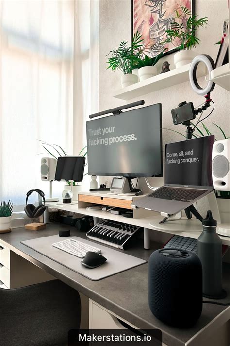 Space Desk Setup 的图像结果