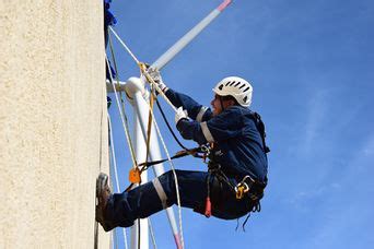 Trabajo en altura aplicado a aerogeneradores - energypedia