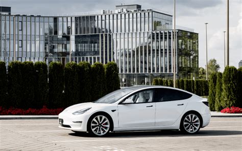 Tesla Latest Update 的图像结果