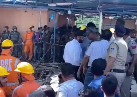 印度一寺庙地板坍塌，致35人死亡