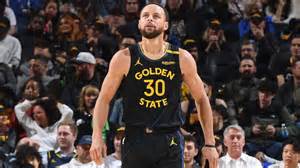 Warriors' Stephen Curry hits floor hard, exits with pelvic contusion - ESPN