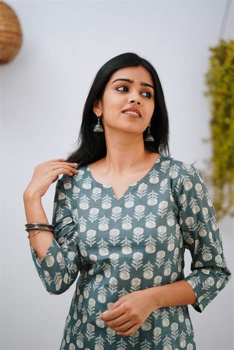 Comfy and Super Chic Cotton Short Top – We Shine