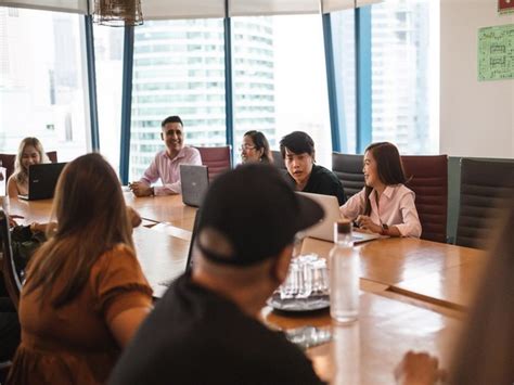 How much is a virtual assistant overseas? BruntWork shares their salary ...