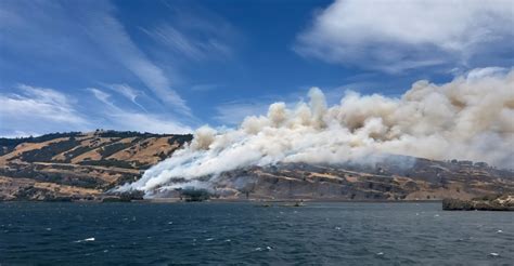 Burdoin Mountain Fire in Columbia River Gorge in Washington prompts ...