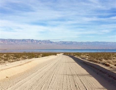 kitesurfing lake mohave - 6 mile cove • Jill Wiley