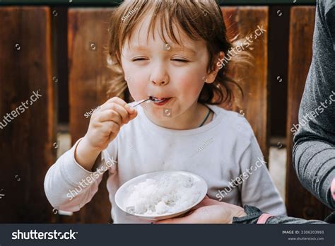 1,060 Baby Eating Rice By Hand Images, Stock Photos & Vectors | Shutterstock