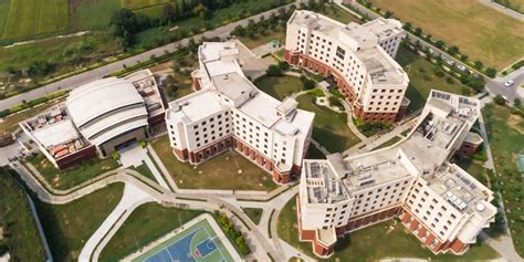 Shiv Nadar University Campus Photo Gallery & Videos