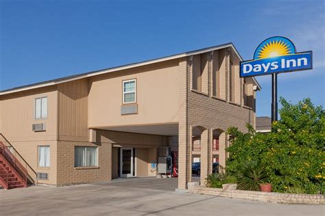 DAYS INN BY WYNDHAM KENEDY - Motel Reviews, Photos, Rate Comparison ...