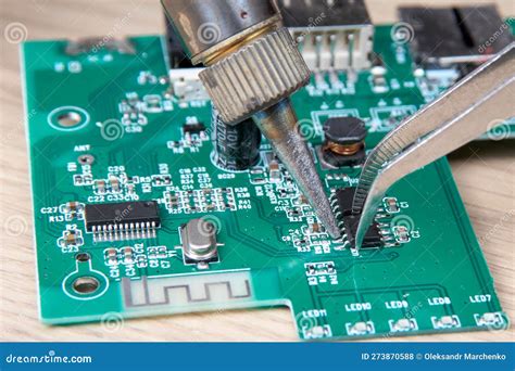 Electronic Circuit Board Repair 的图像结果