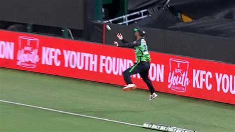 Catch of the year! Glenn Maxwell imitates Suryakumar Yadav, shows ...