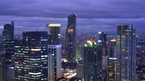 Download wallpaper 3840x2160 city, skyscraper, buildings, night, lights ...