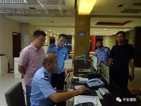（图）近日，台前县公安局集中警力，对出租房屋、洗浴、网吧等场所进行清理清查